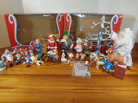 VTG Rudolph The Red Nosed Reindeer Figures & Santa Claus Is Coming To Town Lot! Cover