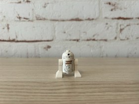 LEGO Star Wars Minifigure: Astromech Droid Snowman R2-D2 - sw0424 - From Set 9509