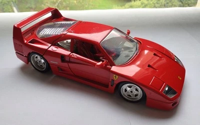 FERRARI F40 - voiture miniature de collection 1/18 BURAGO - Photo 1/4