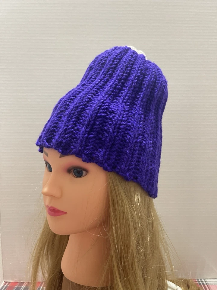 Chapéu de inverno feminino acrílico feito à mão roxo com parte superior branca malha de cabo chapéu de lã - Imagem 1 de 4