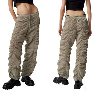 Urban Outfitters Rüschenhose Damen Größe Small leichte Ballon Jogginghose - Bild 1 von 12