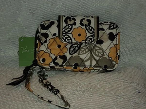 Vera Bradley Go Wild Smartphone Wristlet 100%Cotton Multi-Color Free Shipping$41 - Picture 1 of 3