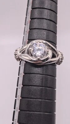 Обручальное/свадебное кольцо Avon Silver Eternal Promise с фианитами размер 5 - Изображение 1 из 3