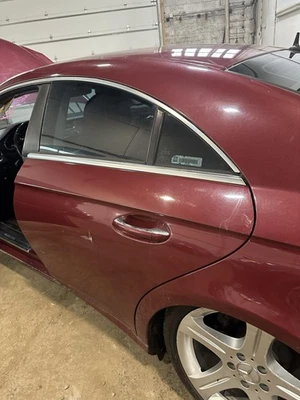 Used Rear Left Door Assembly Rear Side fits: 2006 Mercedes-benz Mercedes cls-cla Foto 1 de 4