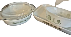 CAZUELAS 3 piezas - 1 ovalada 1,5 qt con tapa, 1 - 2 qt redondas, 1 - 14x8 planas, verdes de colección - Imagen 1 de 15