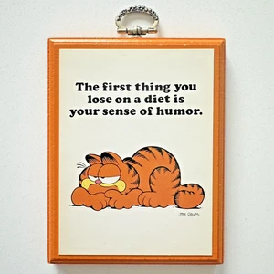 1983 Jim Davis Vintage Enesco Garfield Holzplakette 1st Thing You Loose On Diet - Bild 1 von 6