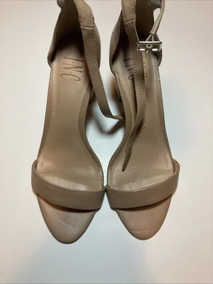 Tacones I.N.C 7,5 nude lisos con tiras  Foto 1 de 4