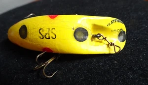 VINTAGE HELIN FLATFISH SPS WOOD LURE-1950'S-YELLOW WITH RED DOTS-2.75" - Picture 1 of 5