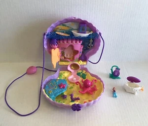 Polly Pocket Power Seashell Purse Activity Ocean Play Set con alcuni accessori - Foto 1 di 9