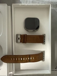 Apple Watch Ultra 49 mm titane débloqué, 1ère génération - Photo 1 sur 8