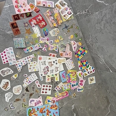 Vintage Lot Stickers Strawberry Shortcake Lisa Frank Cats Tigger Flowers VGUC - Imagem 1 de 4