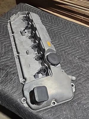 2004-2006 BMW 325i 330i M56 SLUV Engine Valve Cover 11127521086 OEM Used - Image 1 of 4