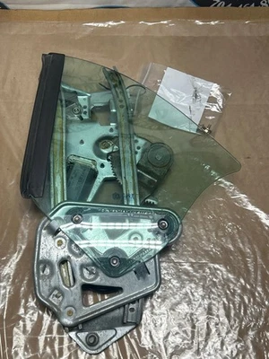 1999-04年福特野马GT V6 SVT乘客侧可转换后窗组件 — 第 1/2 张图片