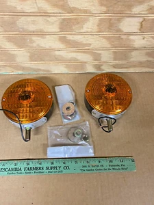 QTY 2 ADVANCED DIRECTIONAL TURN SIGNAL LIGHTS 752-2101, 4" METAL HOUSING 12V - Picture 1 of 2