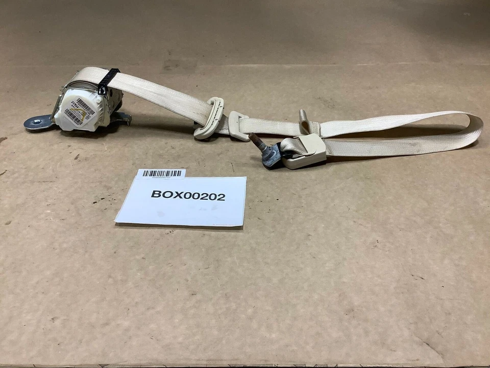 2010 VOLKSWAGEN ROUTAN REAR LEFT DRIVER SIDE SAFETY SEAT BELT RETRACTOR OEM+ - Image 1 of 4