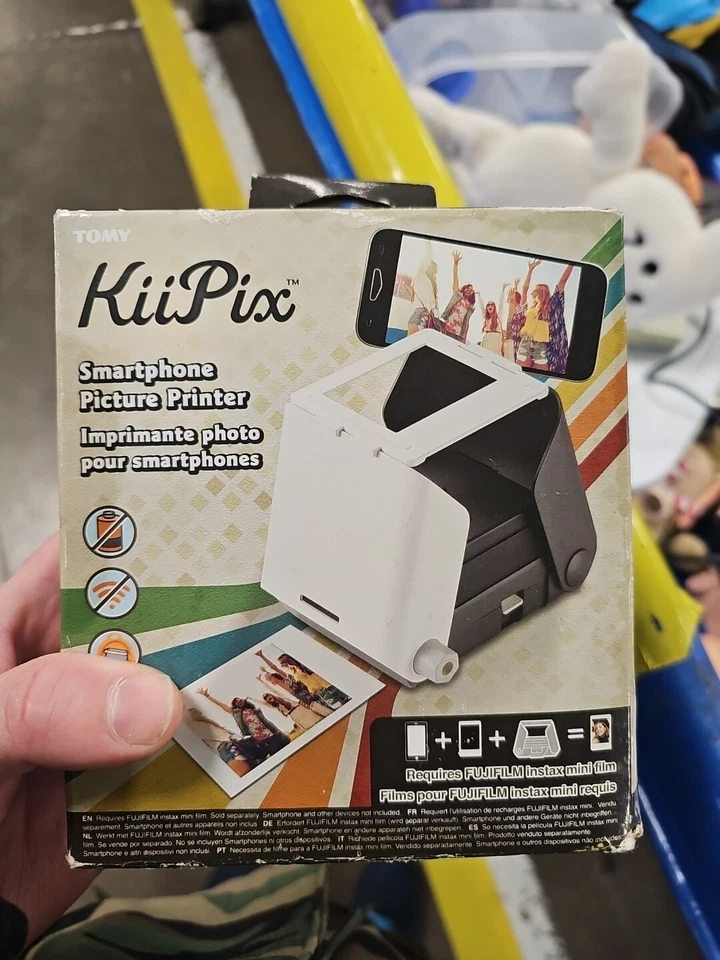 KiiPix Portable Smartphone Picture Printer No Batteries Required New - Image 1 of 1