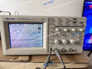 1 PCS Tektronix TDS220 100 MHz 2 Channel Digital Oscilloscope#XJ - Picture 1 of 9