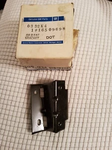 16509698 Bracket Gm lamp chevy Gm oem - Picture 1 of 1
