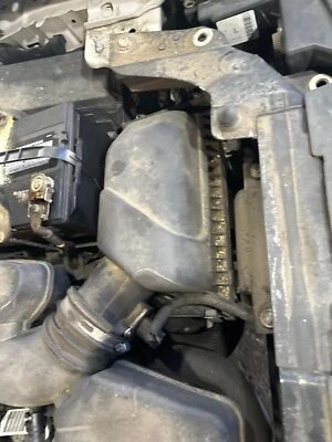 Conjunto de filtro de aire usado se adapta a: Ford Flex 2015 3,5 L sin turbo grado B Foto 1 de 4