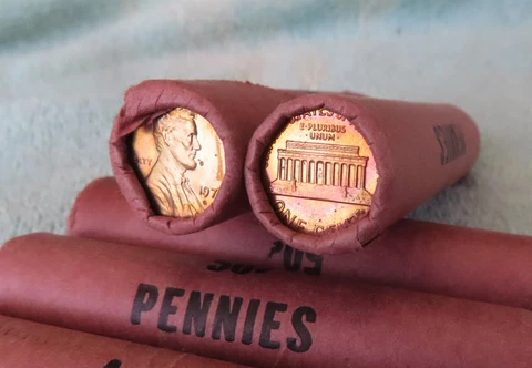 1971 **Original Bank Wrapped ** Uncirculated Lincoln Cent Roll - OBW Penny's (F) Cover