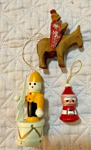 Addobbi natalizi vintage anni 70 in legno Babbo Natale, soldato, saggio - Foto 1 di 1