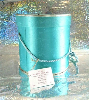 RARE Elizabeth Arden Blue Grass Perfume Dusting Powder & Soap SILK GIFT SET!! - Image 1 of 4