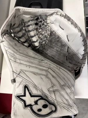 Brian's Iconik Goalie Glove Senior Regular - Image 1 of 2