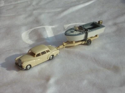 WIKING 1/87 HO MERCEDES 300 ART.15 CON MOTOSCAFO ART.5B VEDI DESCRIZIONE - Immagine 1 di 4