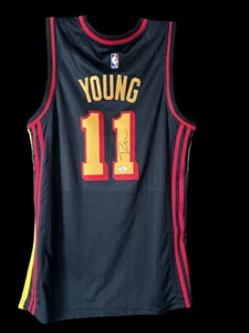 Camiseta deportiva firmada por Trae Young Nike Jordan Atlanta Hawks (PSA) - Imagen 1 de 4