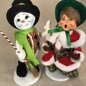 Annalee Christmas 2015 Snowman With Broom 2016 Caroling Mom With Songbook Bases - Picture 1 of 12