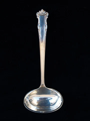 Lunt Sterling Gravy Ladle, 6" , English Shell , no mono Cover