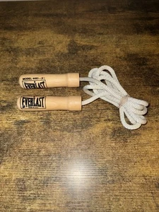 Corda da salto Everlast 8' modello 4493 con manici in legno corda di cotone usata bene - Foto 1 di 1