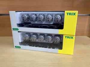 LOT of 2 ITEMS - Trix 24328 Flat Car with 5 Beer Containers for H0 gauge - Bild 1 von 3
