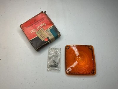General Motors GM711948 - Signal-Stat Lens-Amber NOS - Image 1 of 4