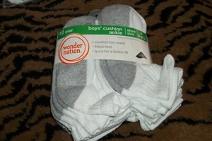 Wonder Nation Boys Cushion Ankle Socks Fits Shoe Size 9-2.5, 10 pair, White/Gray - Picture 1 of 3