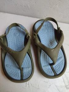 Sandalias CROCS Athens Chanclas Tanga Verde Azul Niño 6/7 Correa Sin Cordones - Imagen 1 de 7