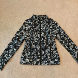 IVIVVA GIRLS 14 ZIP FRONT LONG SLEEVED ACTIVEWEAR JACKET, TWO ZIP POCKETS,NICE - Picture 1 of 5