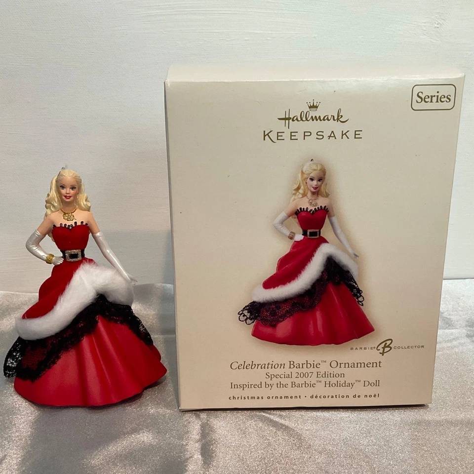 U ELIGE - Sello Recuerdo Barbie Adornos de vacaciones - De colección grupo 2 Foto 1 de 1