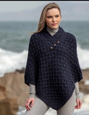 Poncho Aran Crafts NUA Talla M/L Carbón 100% Lana Merino Nuevo con Etiquetas Precio de venta sugerido por el fabricante $124.95 Suave Foto 1 de 4