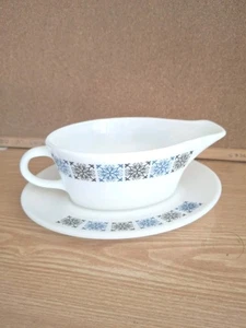 JAJ Pyrex Vintage Chelsea Pattern Gravy Boat with Matching Saucer Mid Century - Picture 1 of 5