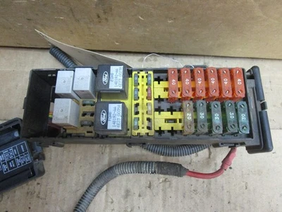 96 97 98 99 Ford Taurus Motor Caja de fusibles Relé Bloque Panel 1996-1999 Foto 1 de 2