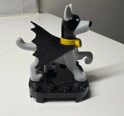LEGO Ace The Bat-Hound Dog from set 76110 Batman The Attack of the Talons - Image 1 of 4
