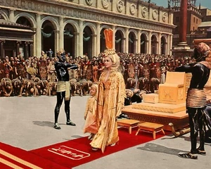 Elizabeth Taylor Cleopatra Egyptian Queen arriving in Rome with son 8x10 Photo - Picture 1 of 1