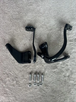 2006 - 2017 HARLEY DYNA EXTENDED (FURTHER FORWARD) BLACK MID CONTROLS w/FLO PEGS - Image 1 of 4