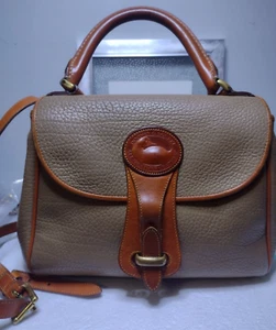 De colección Dooney & Bourke Todo Clima Cuero Essex Portador Taupe 11.5" x 8" x 5.5" - Imagen 1 de 24