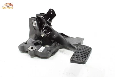 Chevrolet Trax 2024 pedal de parada de freno con soporte OEM Foto 1 de 4