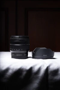 Sony E 10-18mm f/4 OSS E-Mount Contemporary Lens - Picture 1 of 4