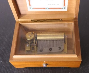 VINTAGE THORENS 3 SONG MUSIC BOX MUSIC BOX SWITZERLAND - Picture 1 of 10