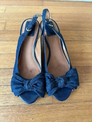 Clarks 女式可弯曲蝴蝶结露跟高跟鞋 10 M 码 — 第 1/4 张图片