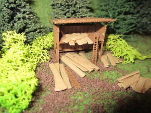 SP1151 Holzlager mit Brettern Spur N - Bild 1 von 3